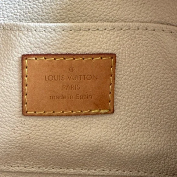 Vintage Louis Vuitton Monogram Canvas Cosmetic Pouch - Picture 10 of 17